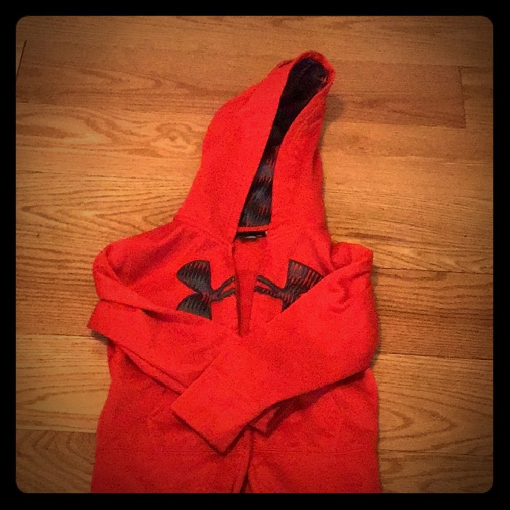 Red Adidas boy’s sweatshirt